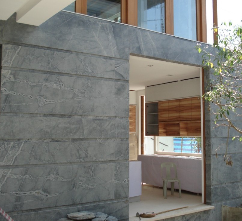 PLATINUM KARZAI granite